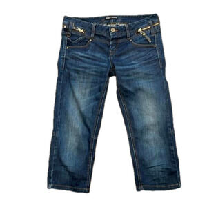 Only edge premium edition low rise  capri jeans sz 28 with embellishments